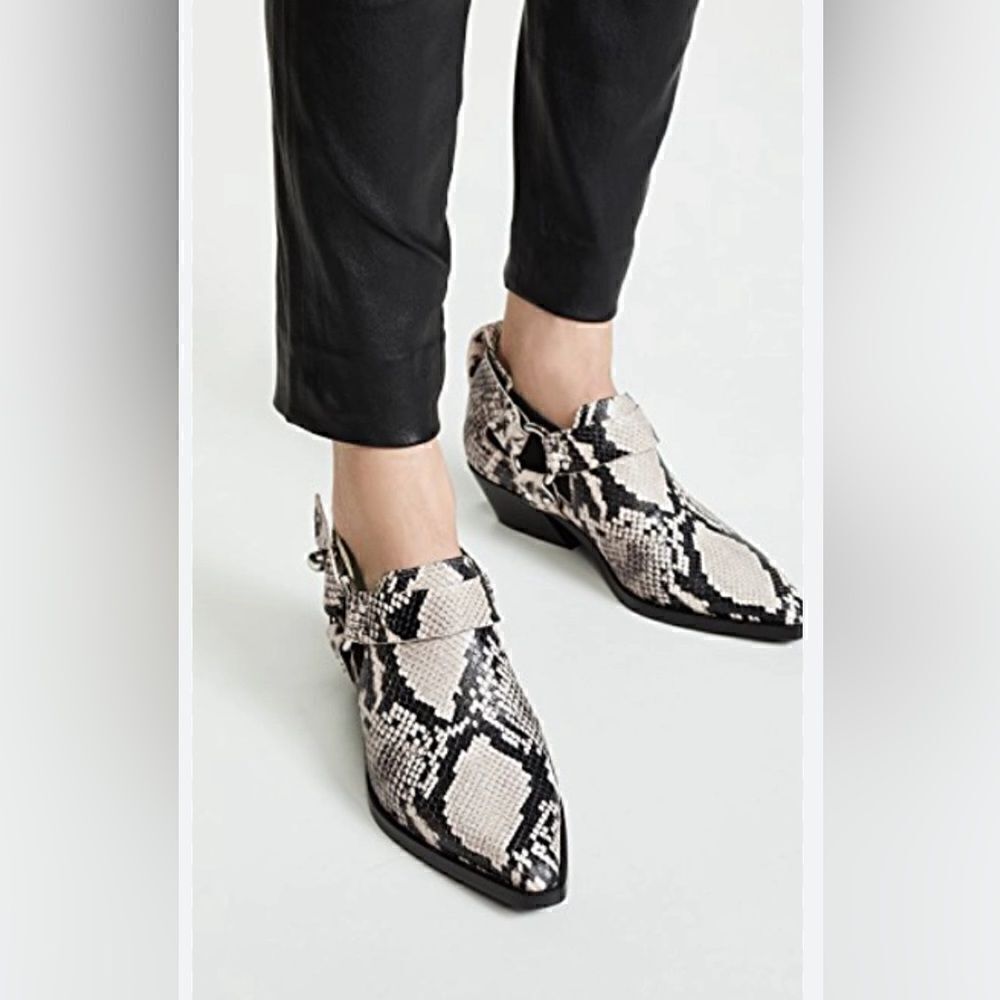 Rag & Bone Westin Harness pointy toe Boots in snakeskin leather. 40/10 New